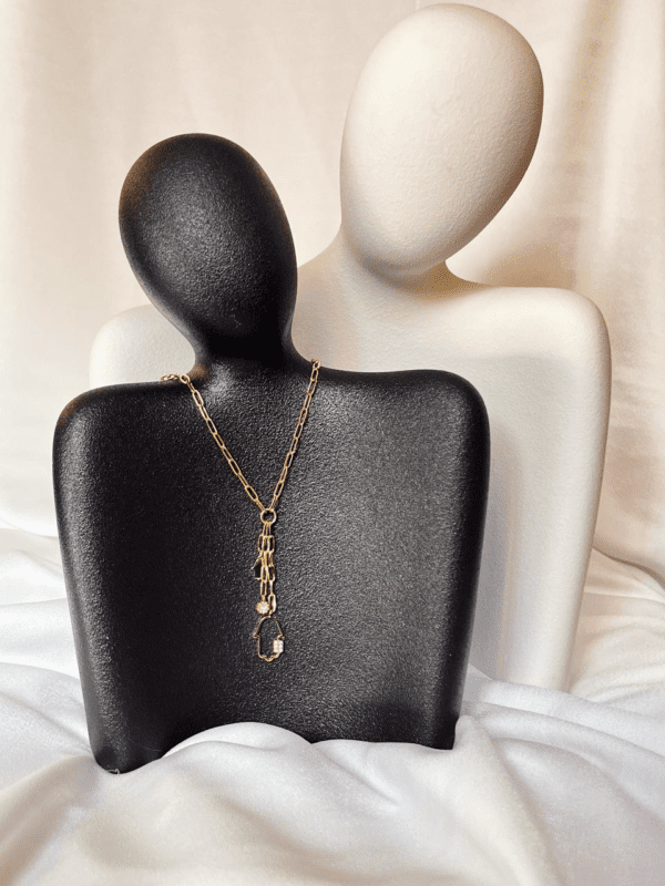 Collier Nova